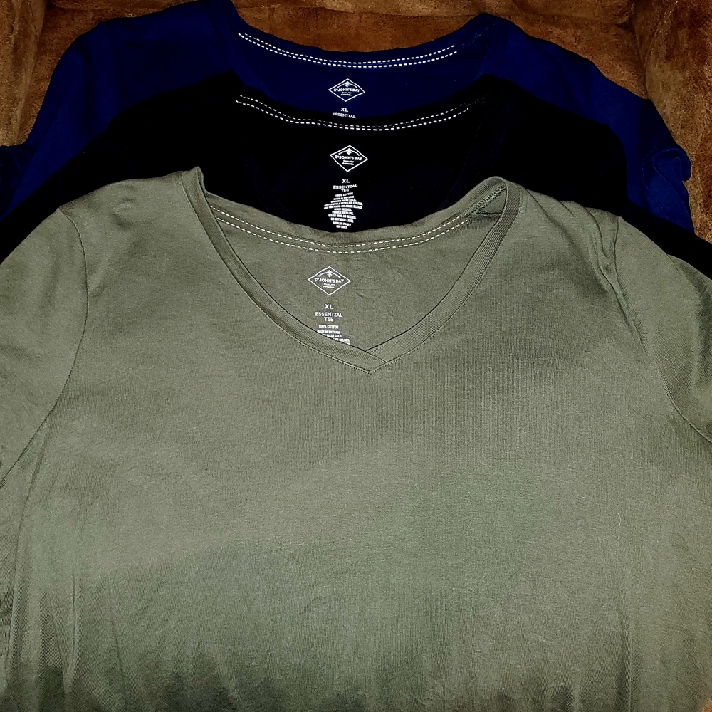 Set of Three Women's St Johns Bay V-Neck T-Shirts - Picture 2 of 8